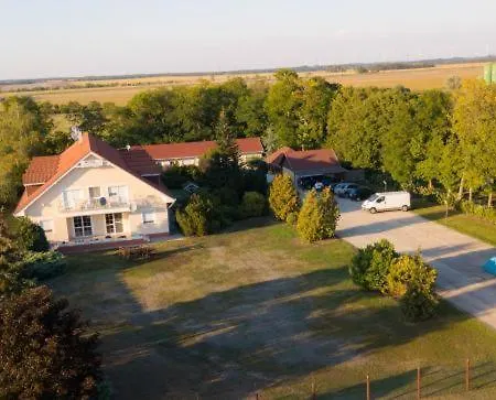 Hummel Motel Per